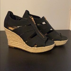Black Wedges